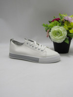 Buty sportowe damskie