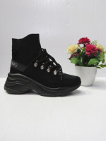 Buty sportowe damskie