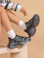 Buty sportowe damskie